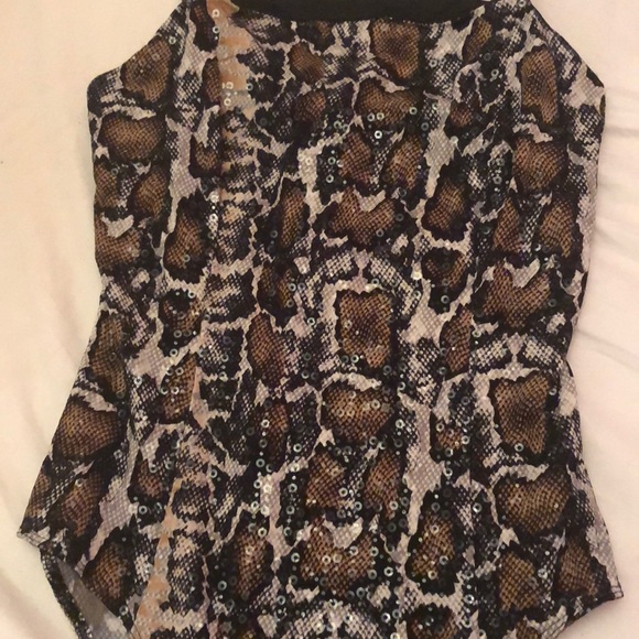 Super Cute Leopard Sequined Bodysuit - Picture 2 of 6